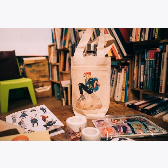 La Dolce Vita Canvas Bag - Stone Girl