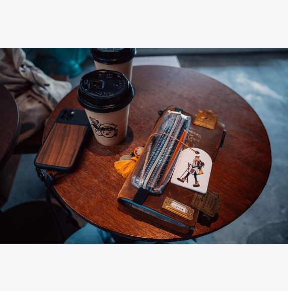 La Dolce Vita Luggage Tag - Hiking Girl