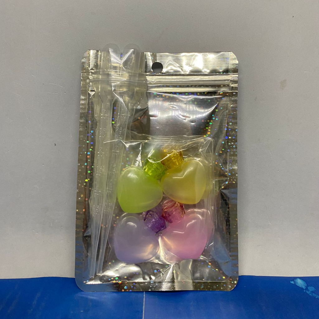 Sauce Container Shape Heart 4 Pcs Included Plastic Pippete 2 Pcs