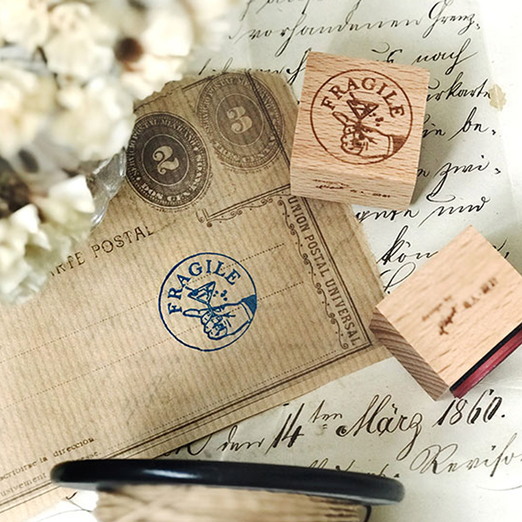 Classique Rubber Stamp - Fragile