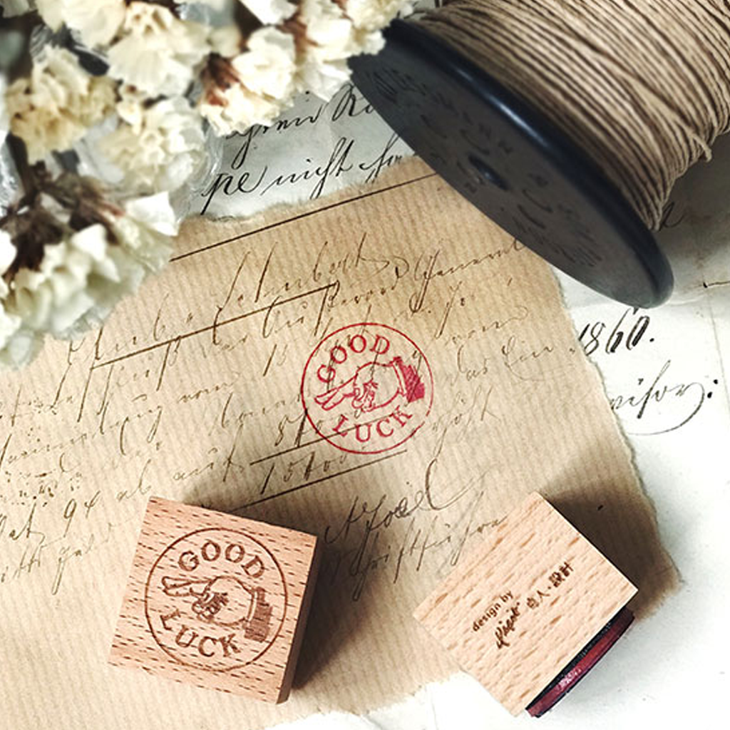 Classique Rubber Stamp - Good Luck