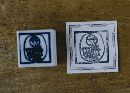 Classiky Porcelain Stamp - Boy Reading