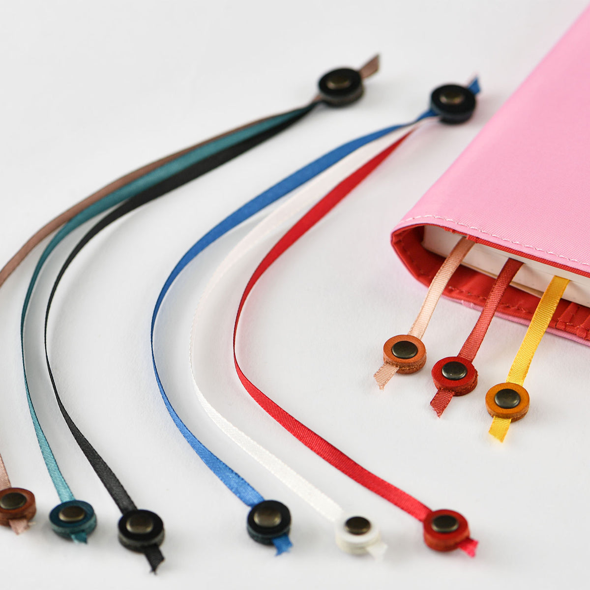 Hobonichi Rivet Bookmark Connesso Tri-Color for Cousin A6